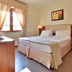 & Hotel Pouzzoles