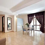 Hotel & 4*