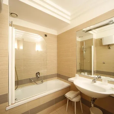 Hotel &