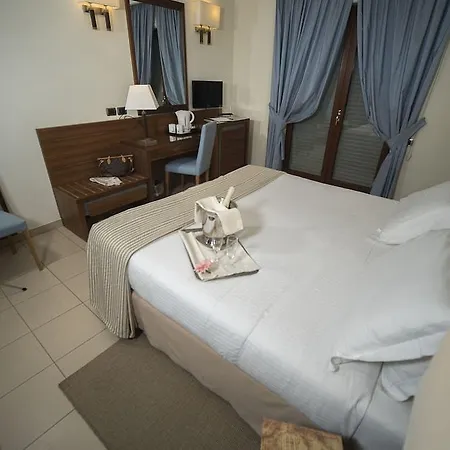 Hotel &