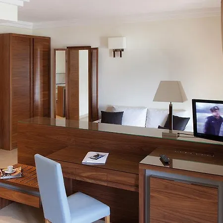 & Hotel 4*
