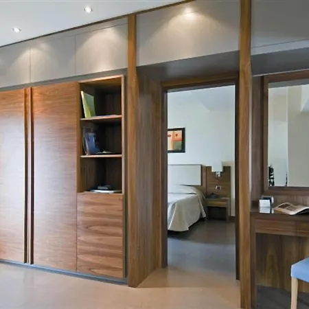 & Hotel 4*