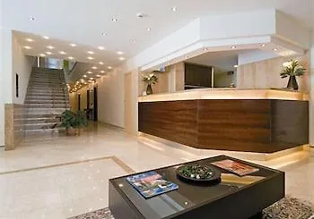 Hotel & 4*