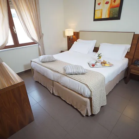 Hotel & Pozzuoli