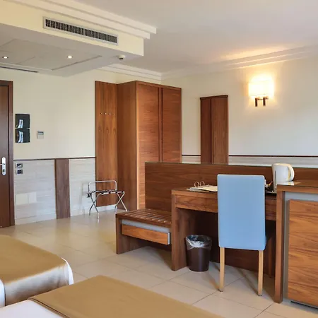 Hotel & Pozzuoli