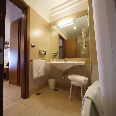 & Hotel 4*