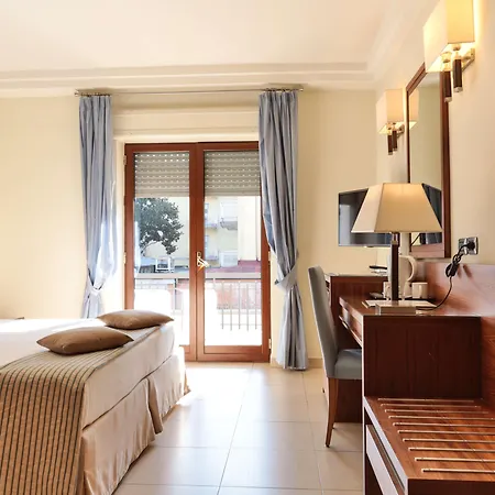 & Hotel 4*