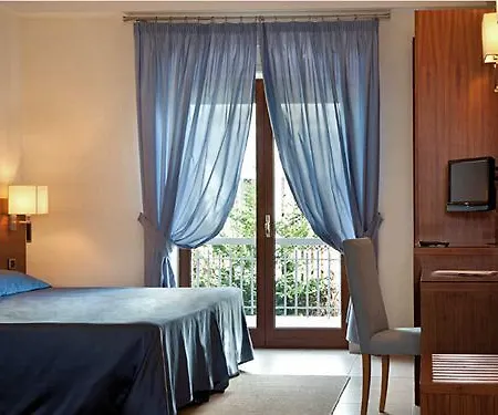 Hotel &